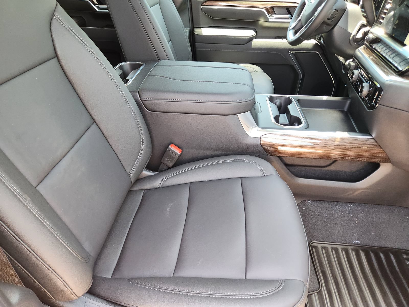 New 2026 Chevrolet Silverado 2500 LT w/ Texas Edition AWD/4WD image 14
