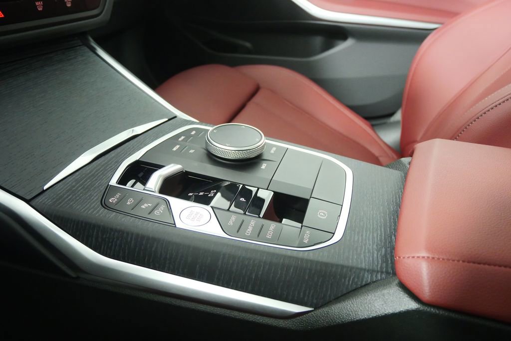 Certified 2025 BMW 330i Sedan image 27