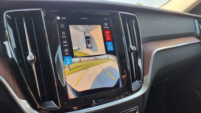 Certified 2025 Volvo V60 B5 Cross Country Plus image 26