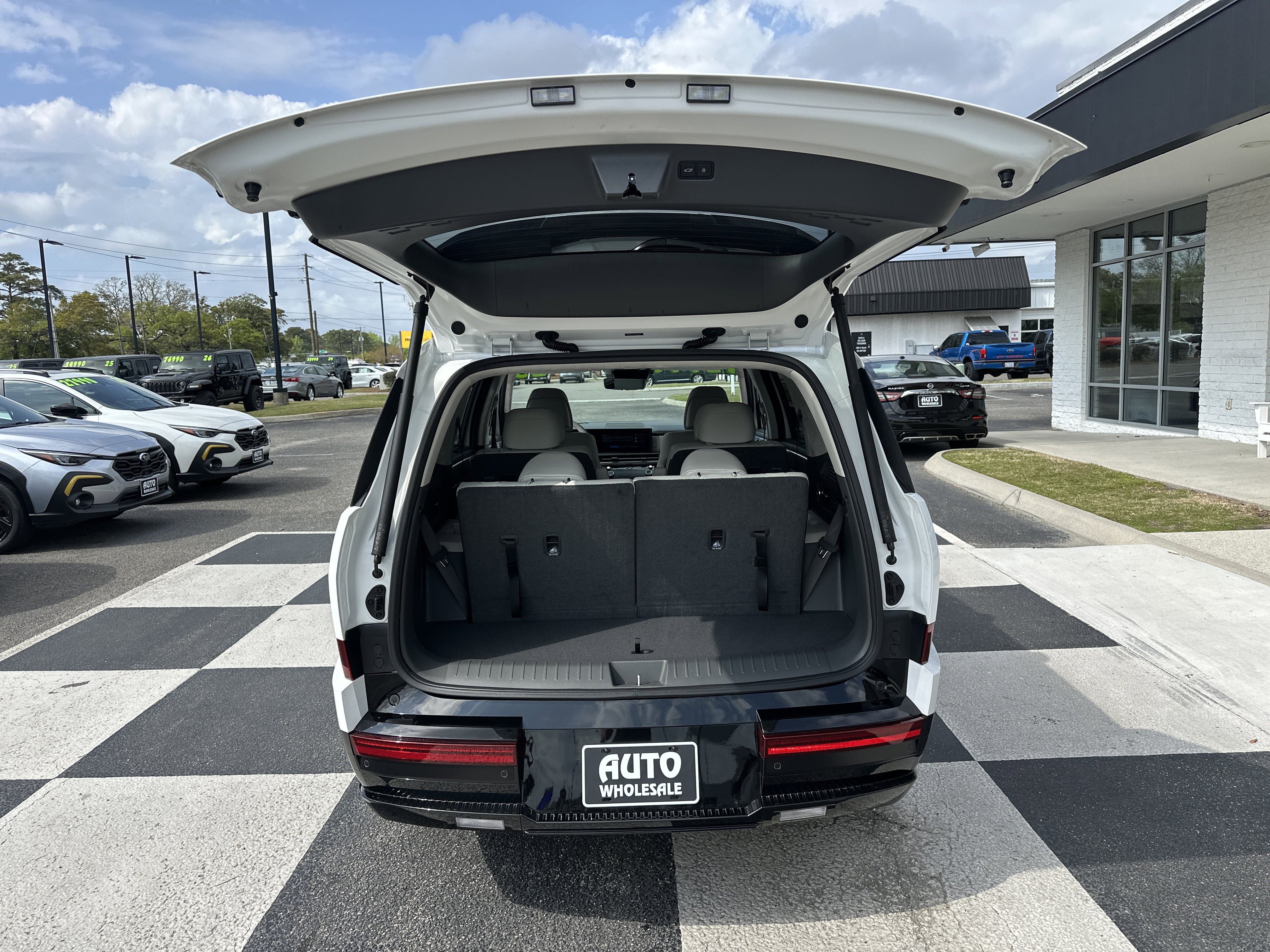 Used 2025 Hyundai Santa Fe Calligraphy image 8