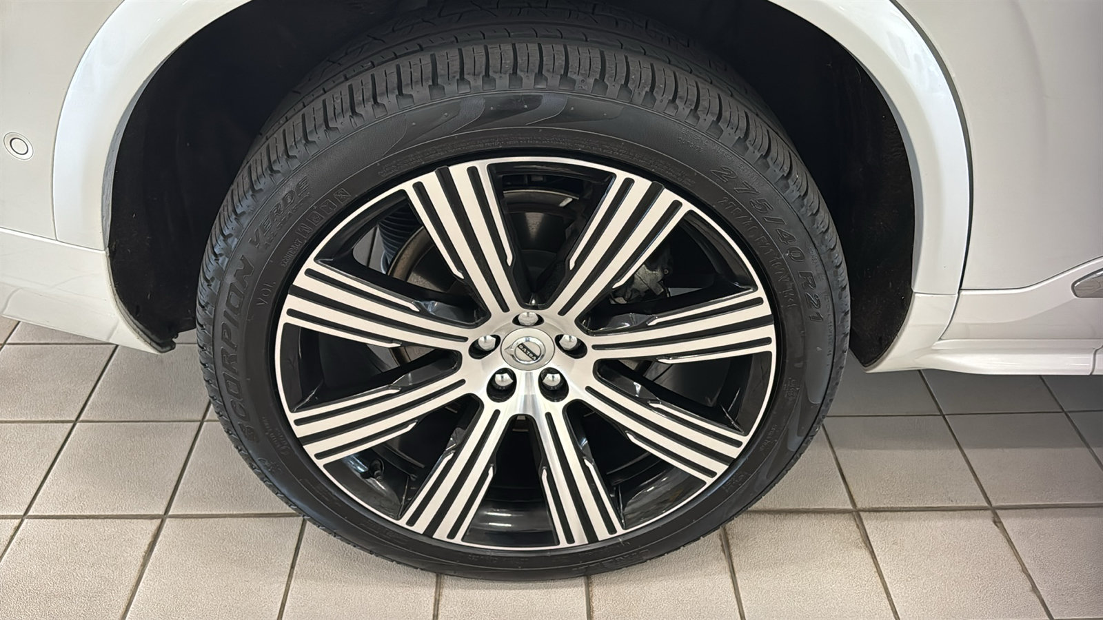 Used 2023 Volvo XC90 B6 Ultimate w/ Lounge Package AWD/4WD image 32