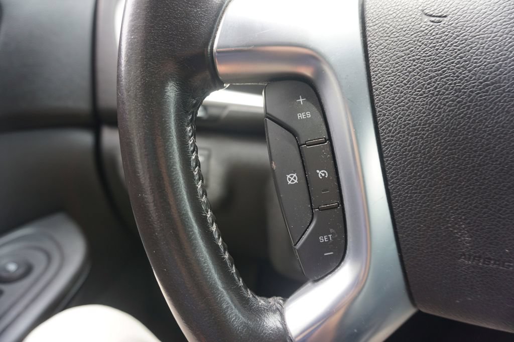 Used 2015 Chevrolet Traverse LT w/ LPO, 'HIT The Road' Package FWD image 7