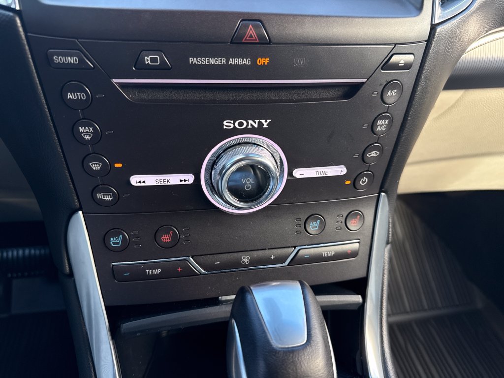 Used 2017 Ford Edge Titanium w/ Equipment Group 302A AWD/4WD image 32