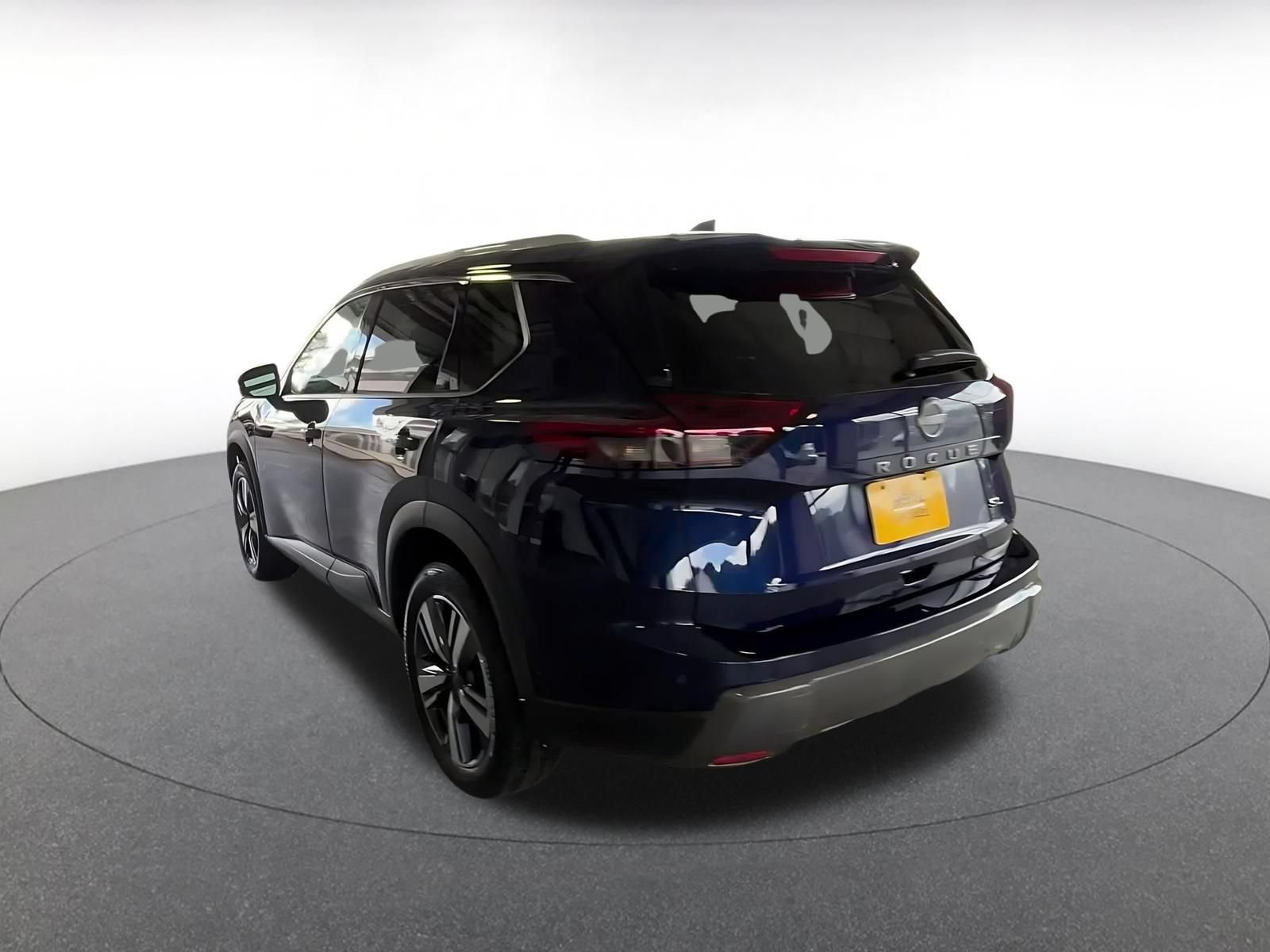 Used 2026 Nissan Rogue SL FWD image 11