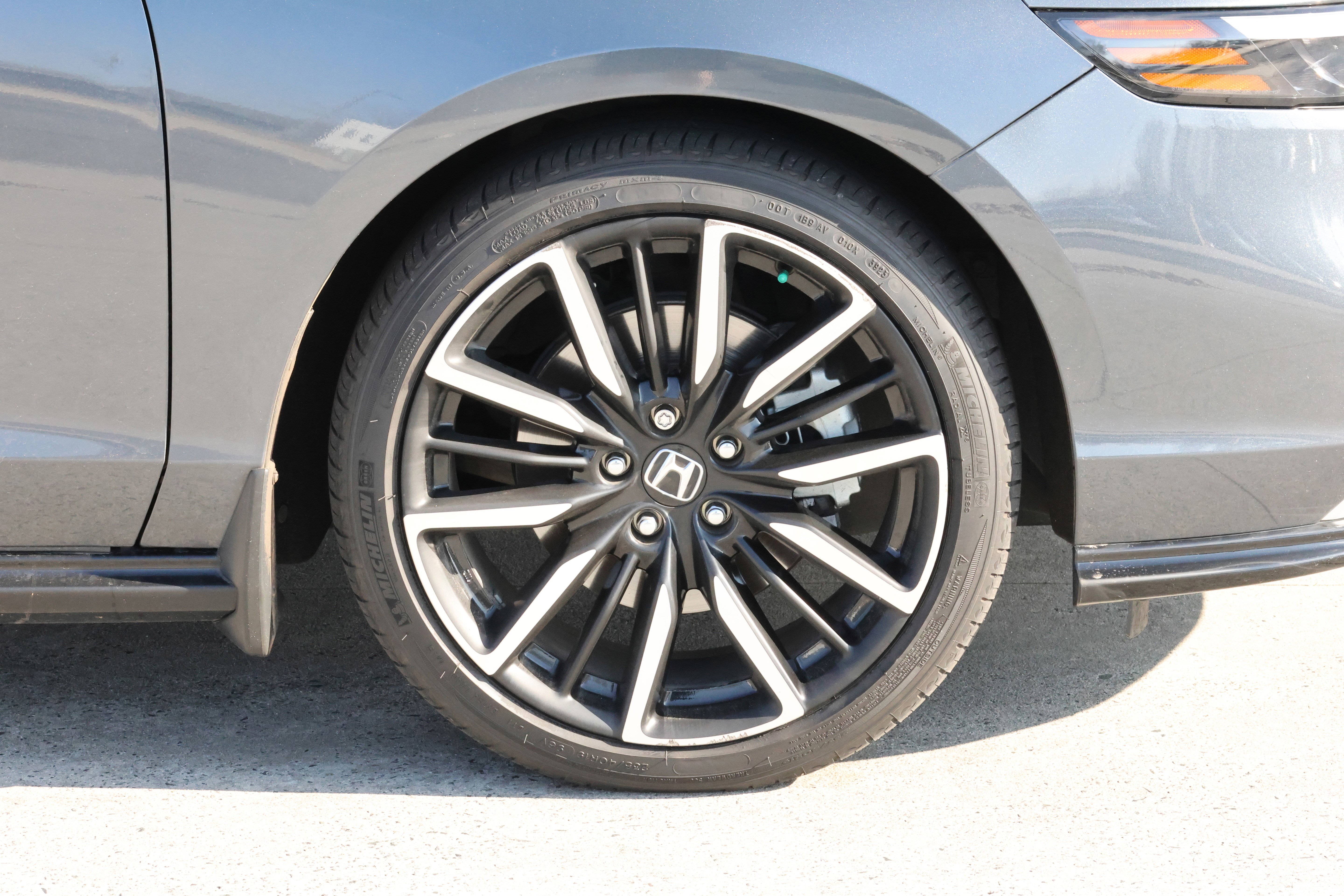 Used 2024 Honda Accord Touring image 11