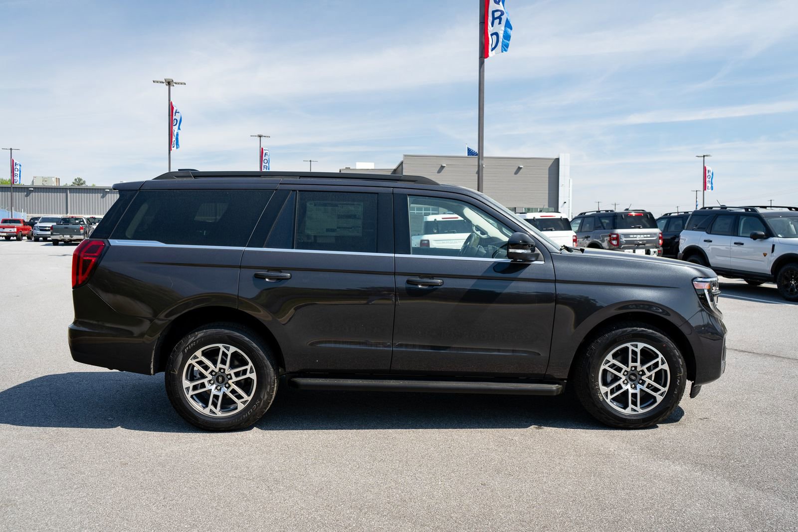 New 2026 Ford Expedition Active AWD/4WD image 11