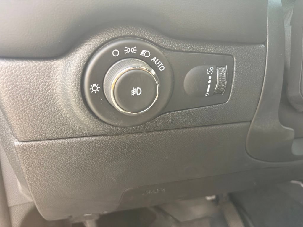 Used 2023 Dodge Durango GT RWD image 13