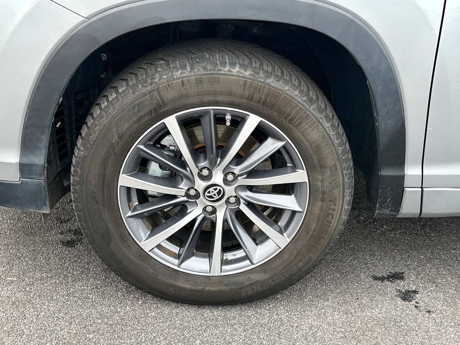 Used 2018 Toyota Highlander XLE FWD image 13