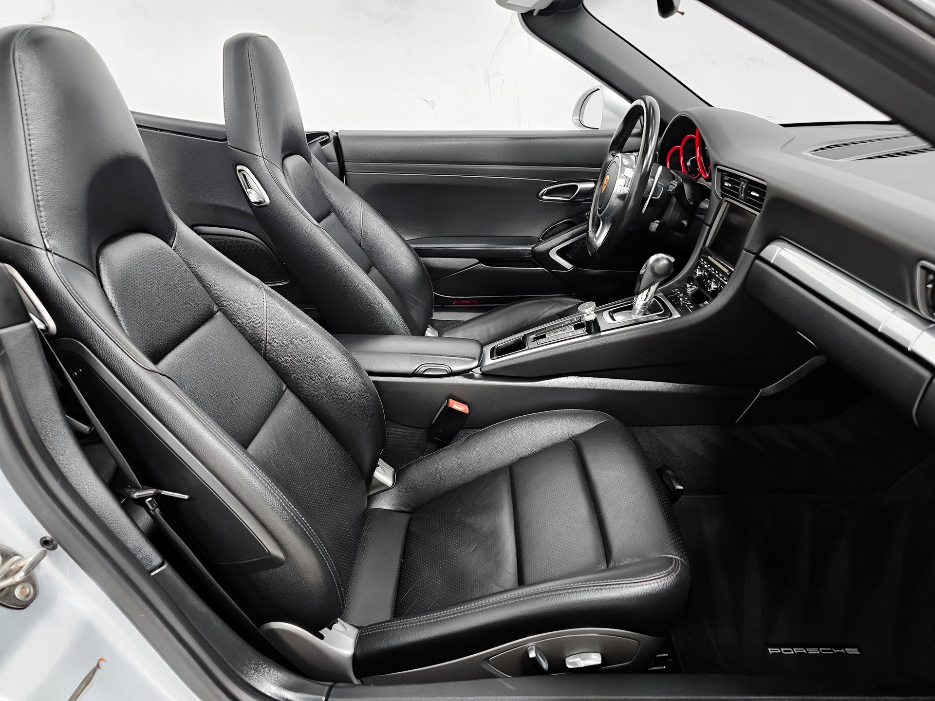 Used 2016 Porsche 911 Carrera image 3