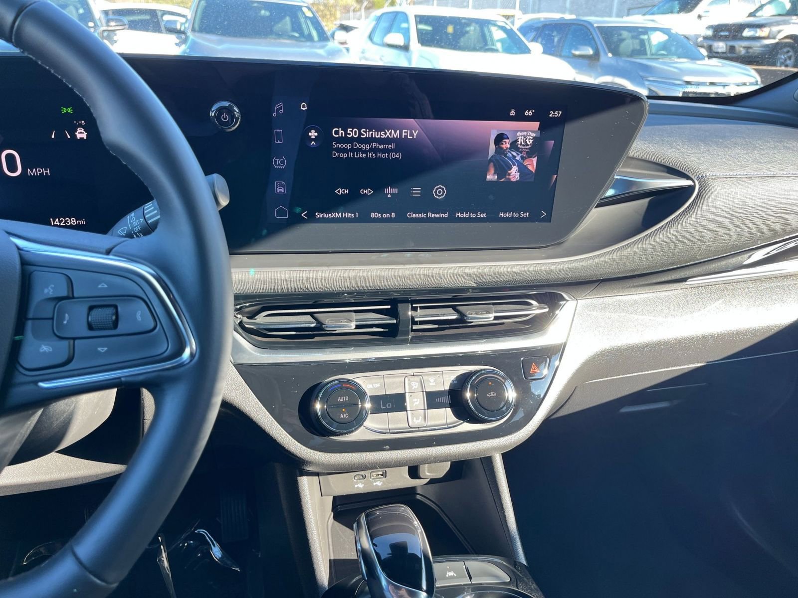 Used 2025 Buick Envista Sport Touring image 17