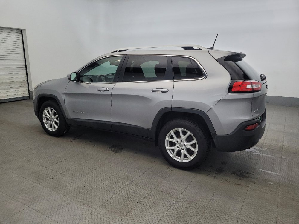 Used 2017 Jeep Cherokee Latitude w/ True North Edition AWD/4WD image 3