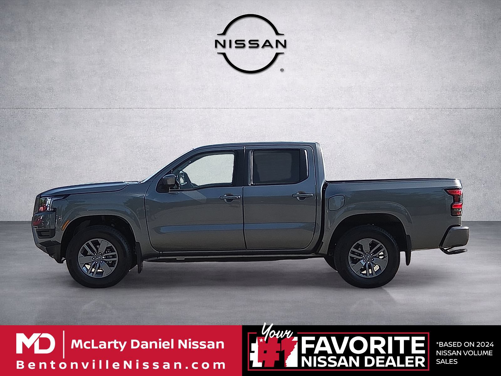 Used 2025 Nissan Frontier SV AWD/4WD image 3