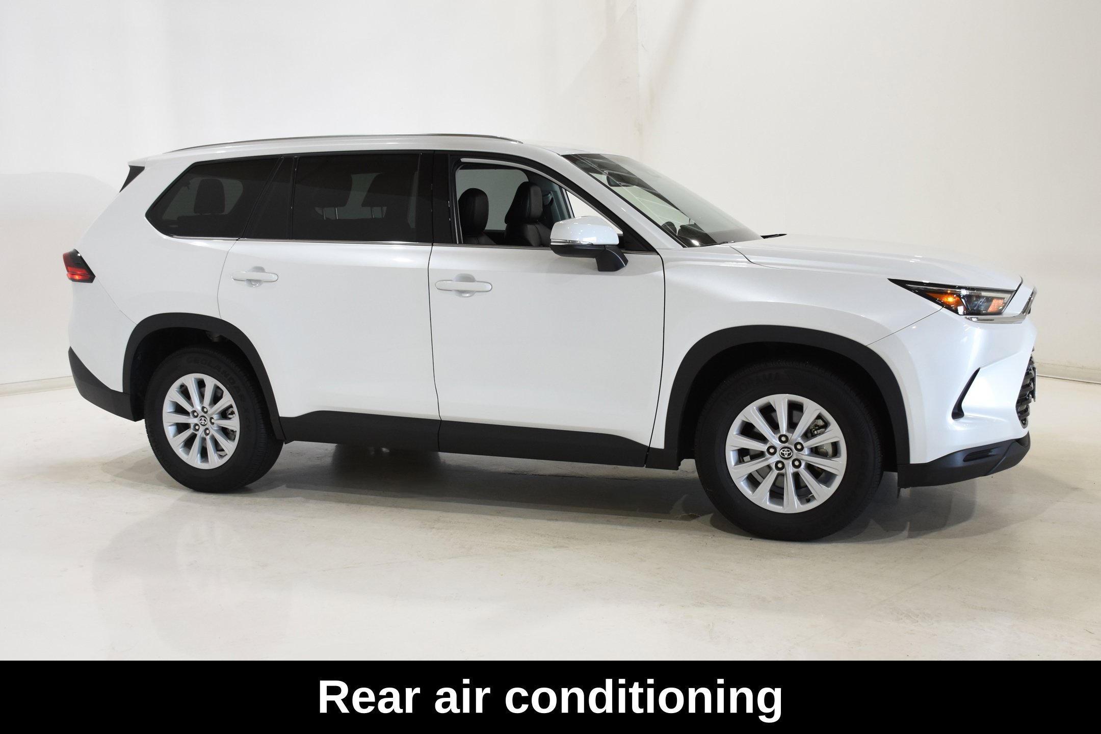 Used 2026 Toyota Grand Highlander AWD image 3