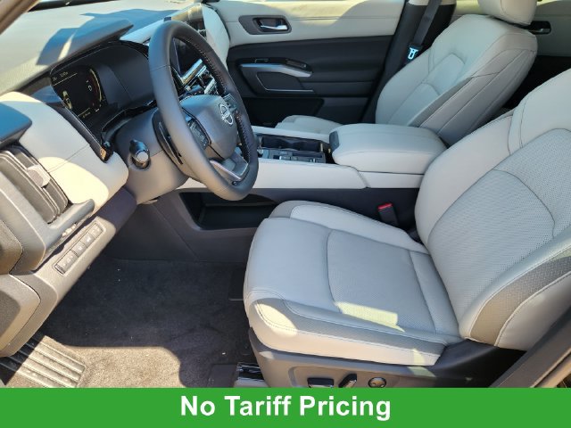 New 2026 Nissan Pathfinder SL FWD image 10