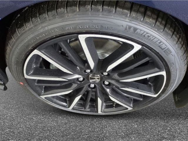 New 2026 Honda Accord Touring image 8