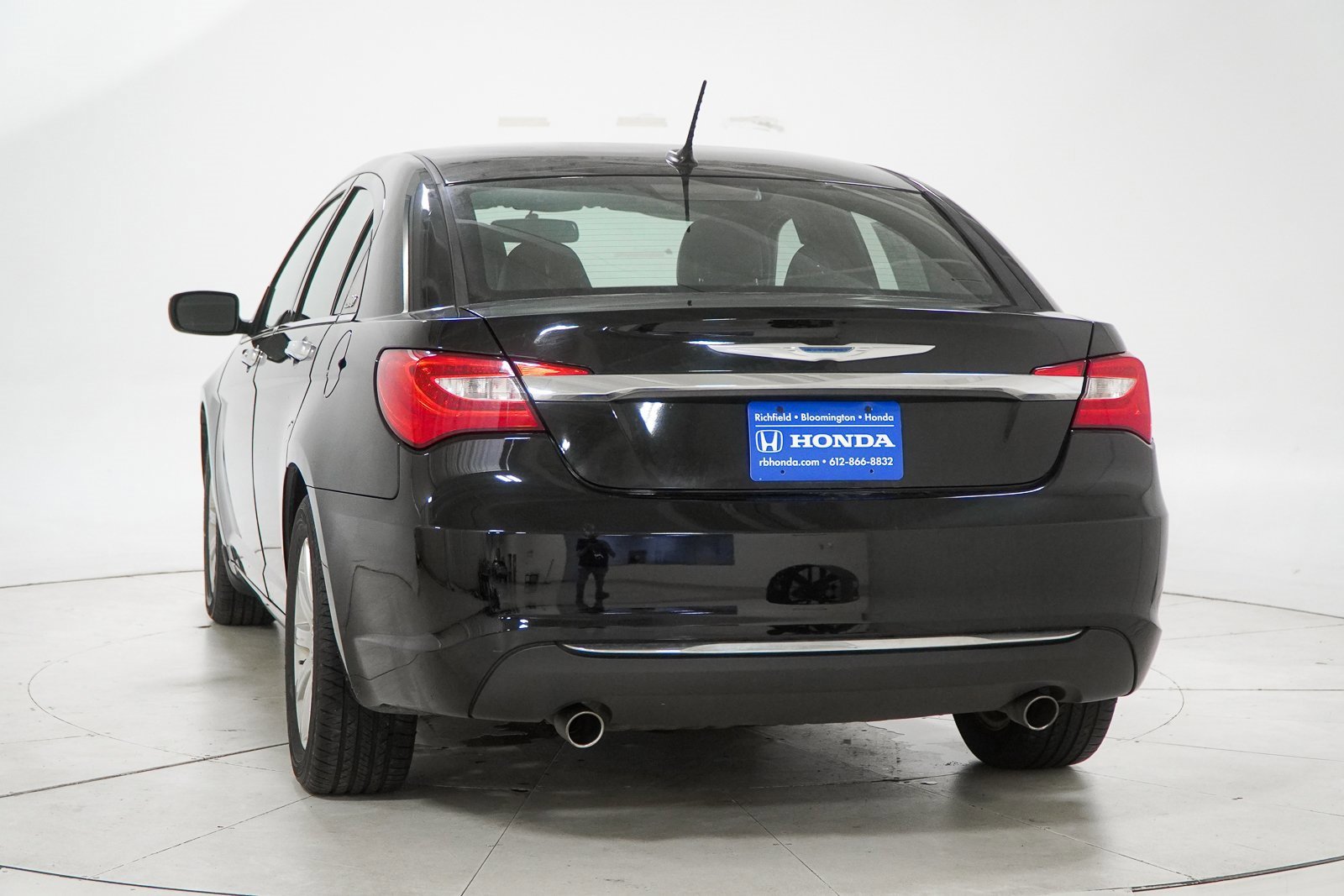 Used 2013 Chrysler 200 Limited image 6