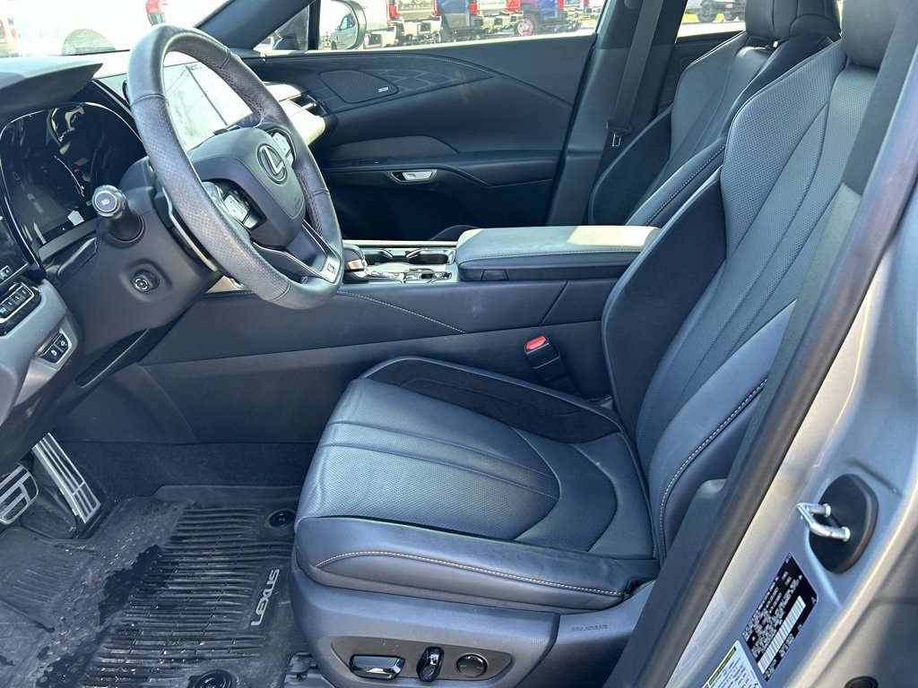 Used 2023 Lexus RX 500h F Sport image 10