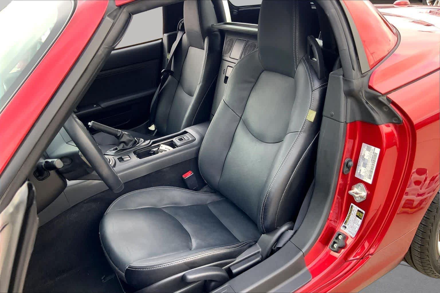 Used 2015 MAZDA MX-5 Miata Grand Touring w/ Premium Package RWD image 8