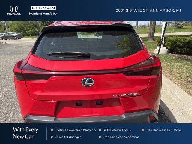 Used 2024 Lexus UX 250h AWD w/ Premium Package image 9