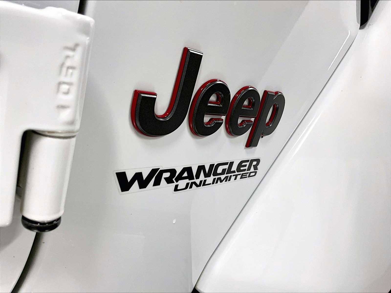 Used 2022 Jeep Wrangler Unlimited Rubicon w/ Xtreme Recon 35" Tire Package image 34