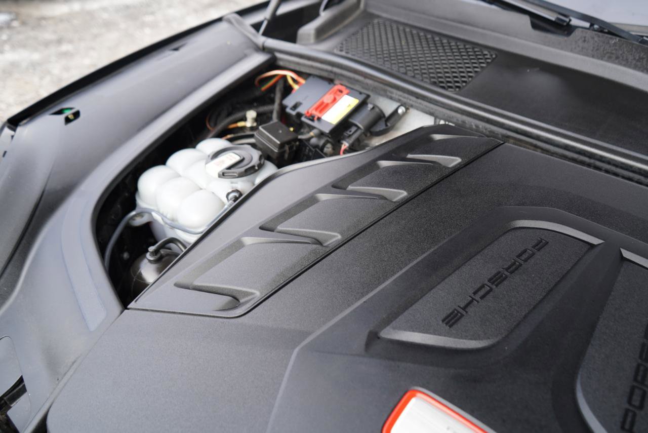 Used 2021 Porsche Cayenne Turbo image 87