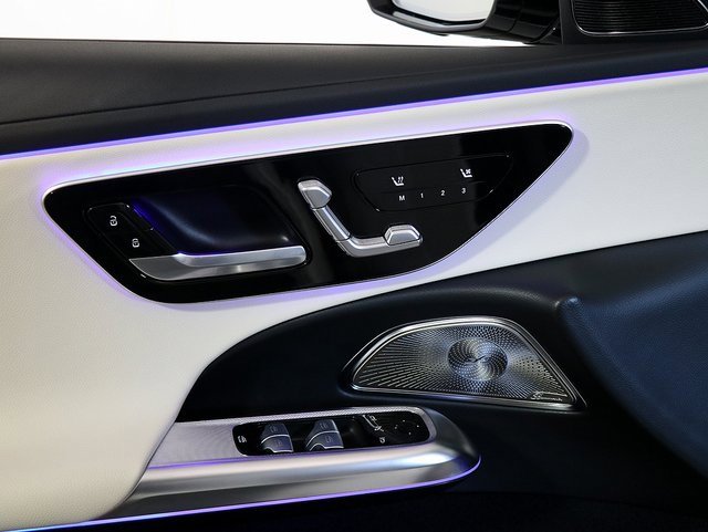 Used 2024 Mercedes-Benz E 350 4MATIC Sedan image 25