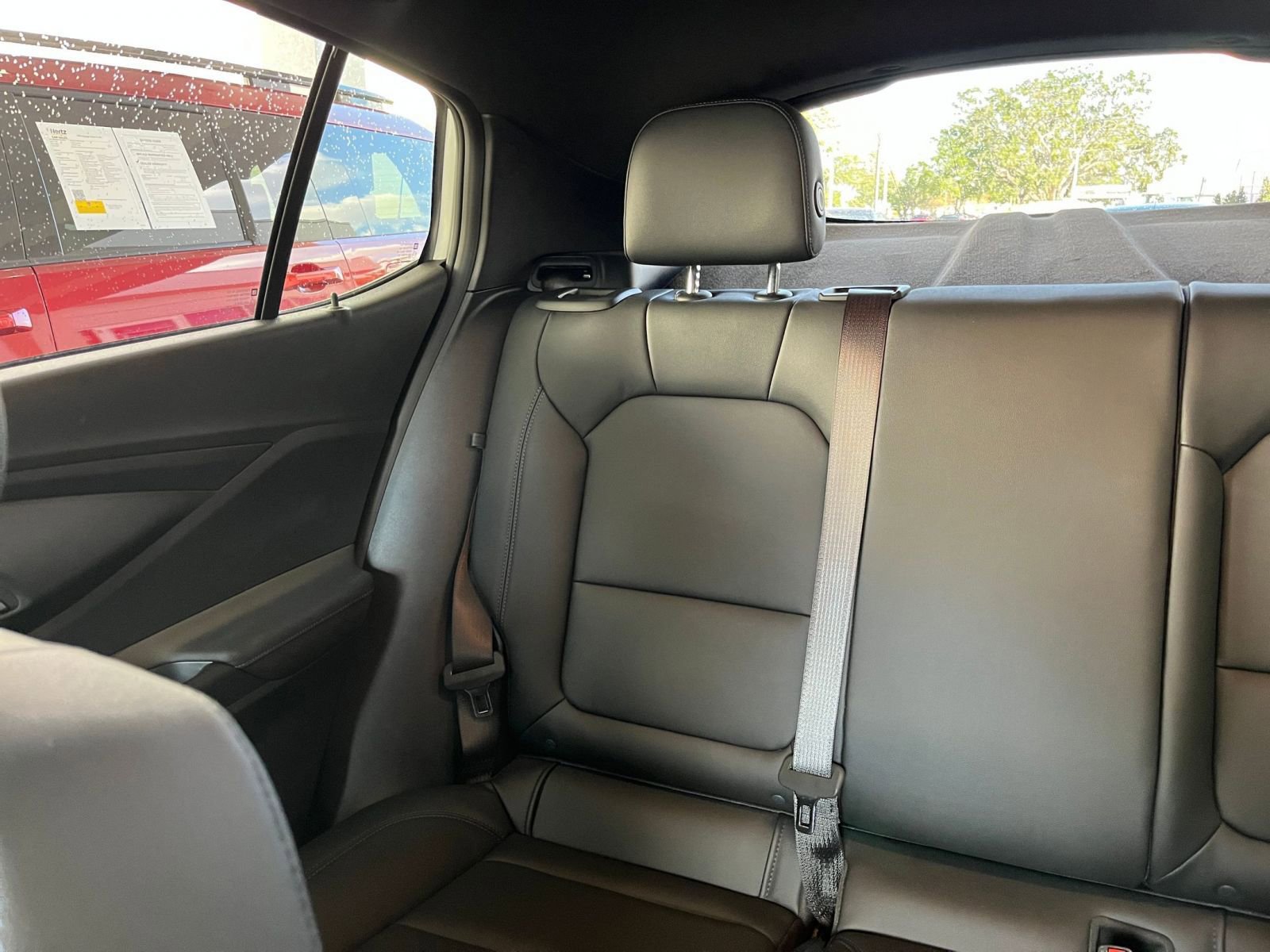 Used 2025 Buick Envista Sport Touring image 39