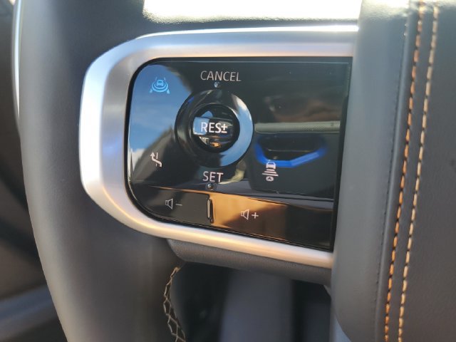 Used 2025 Nissan Armada Platinum Reserve AWD/4WD image 17