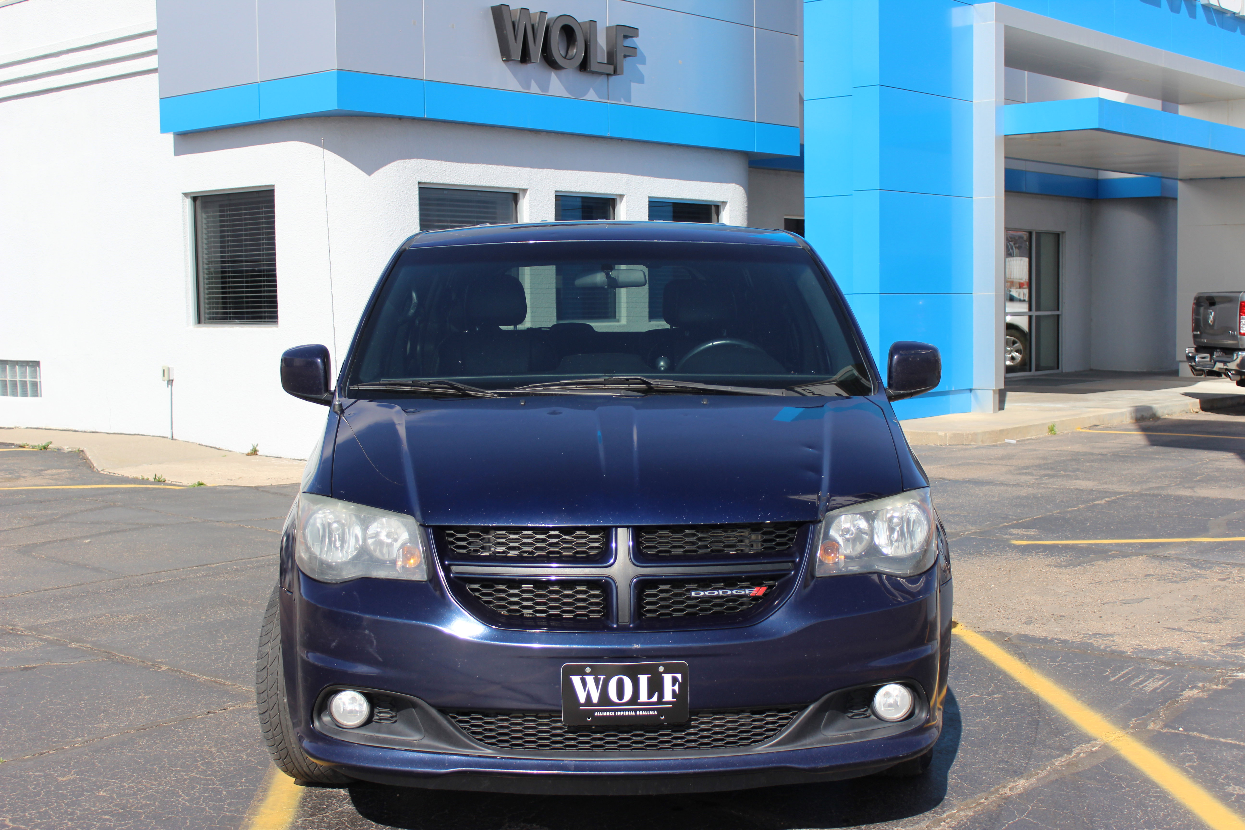 Used 2015 Dodge Grand Caravan R/T FWD image 2