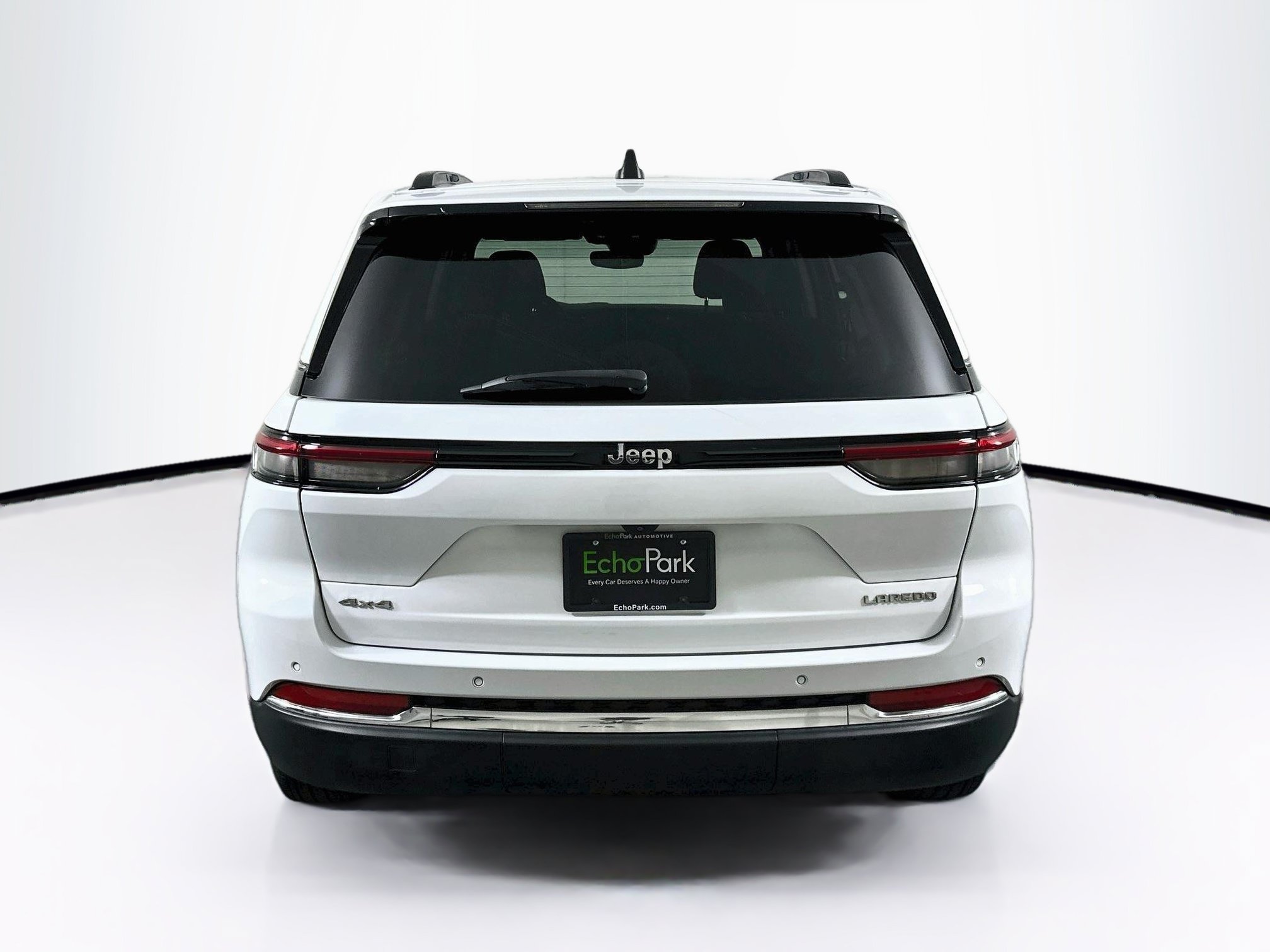 Used 2023 Jeep Grand Cherokee Laredo w/ Luxury Tech Group I AWD/4WD image 7