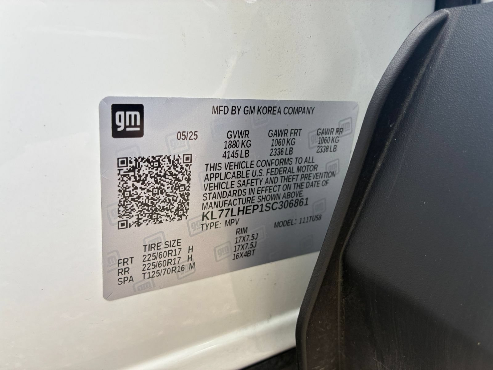 Used 2025 Chevrolet Trax LT FWD image 25