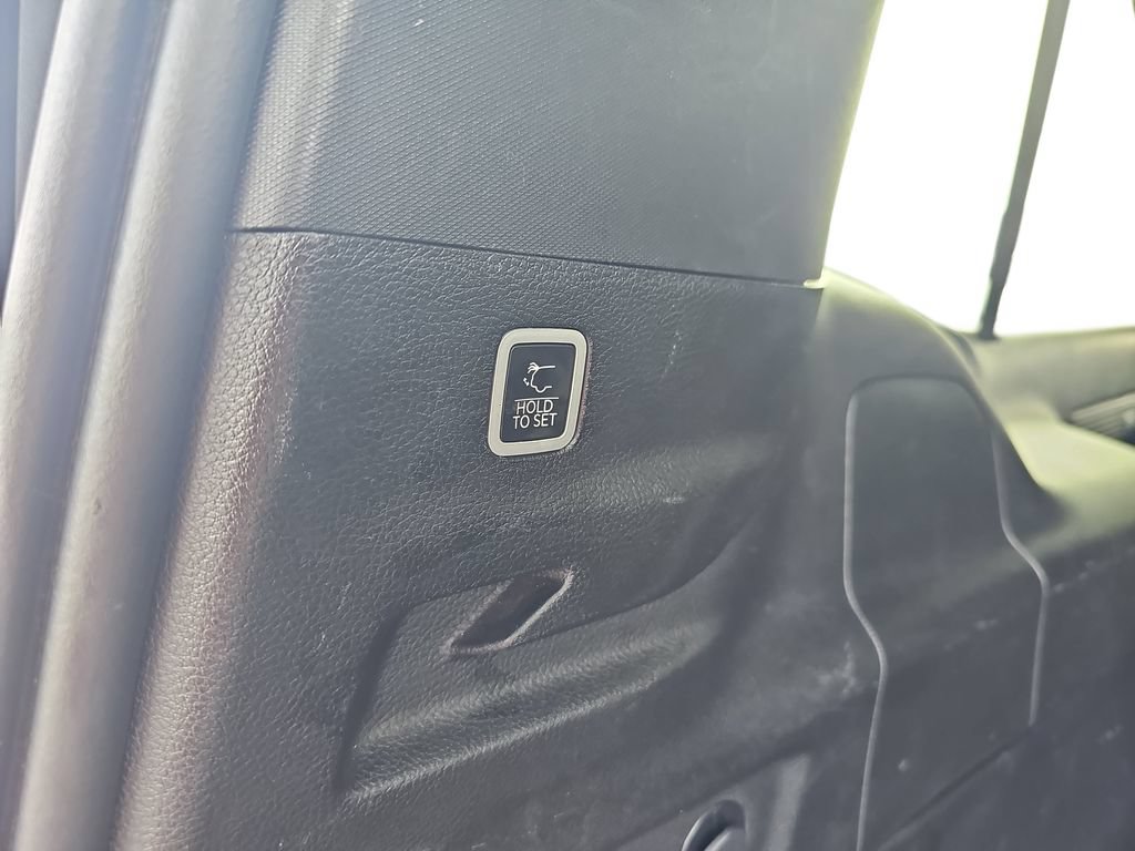 Used 2024 Jeep Wagoneer L Series II RWD image 33