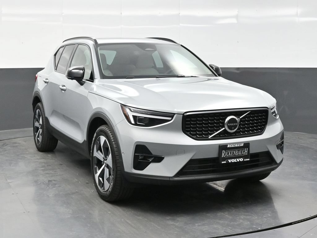 New 2026 Volvo XC40 B5 Plus w/ Protection Package Premier