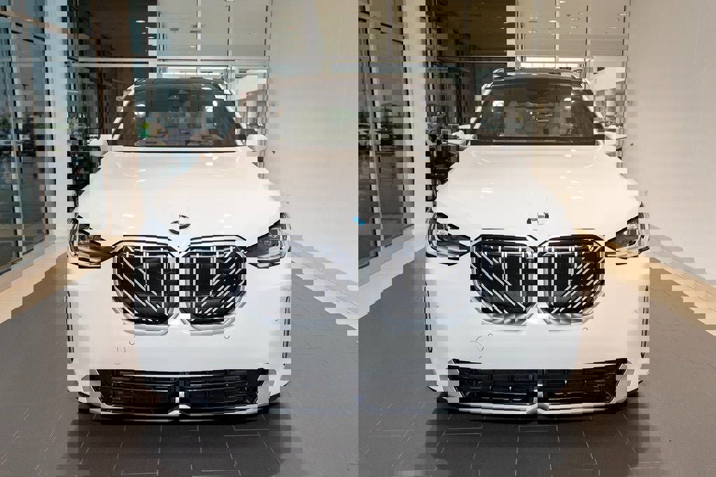 Used 2025 BMW X3 xDrive30i w/ Premium Package image 2