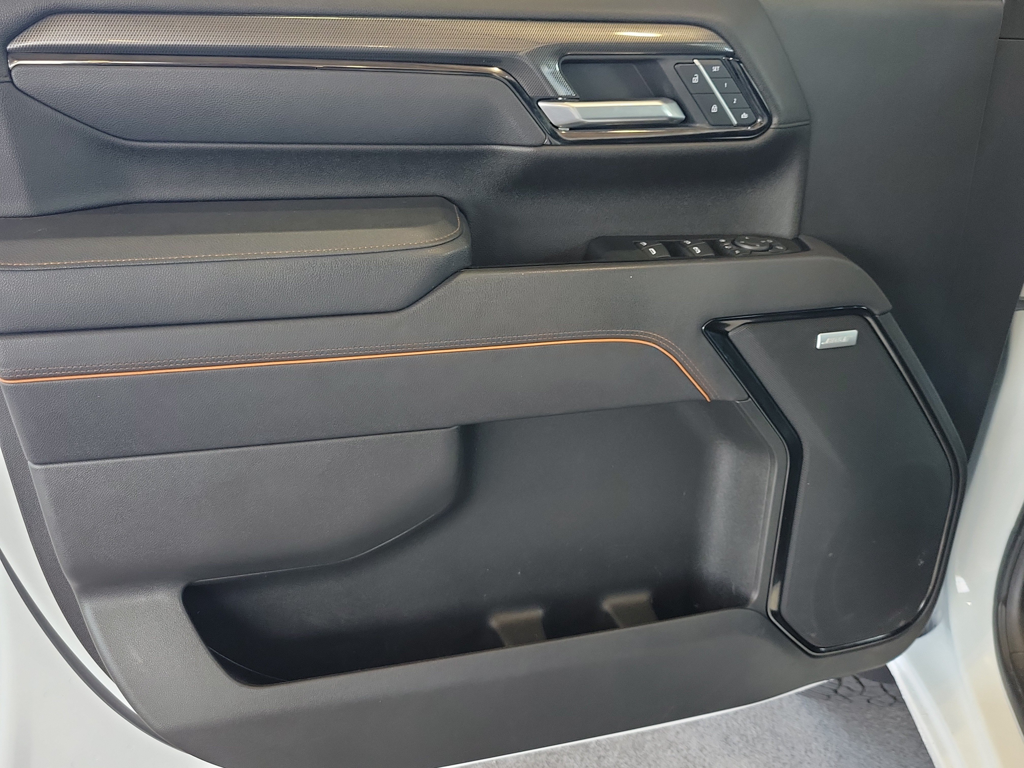 Used 2025 GMC Sierra 2500 AT4 AWD/4WD image 15