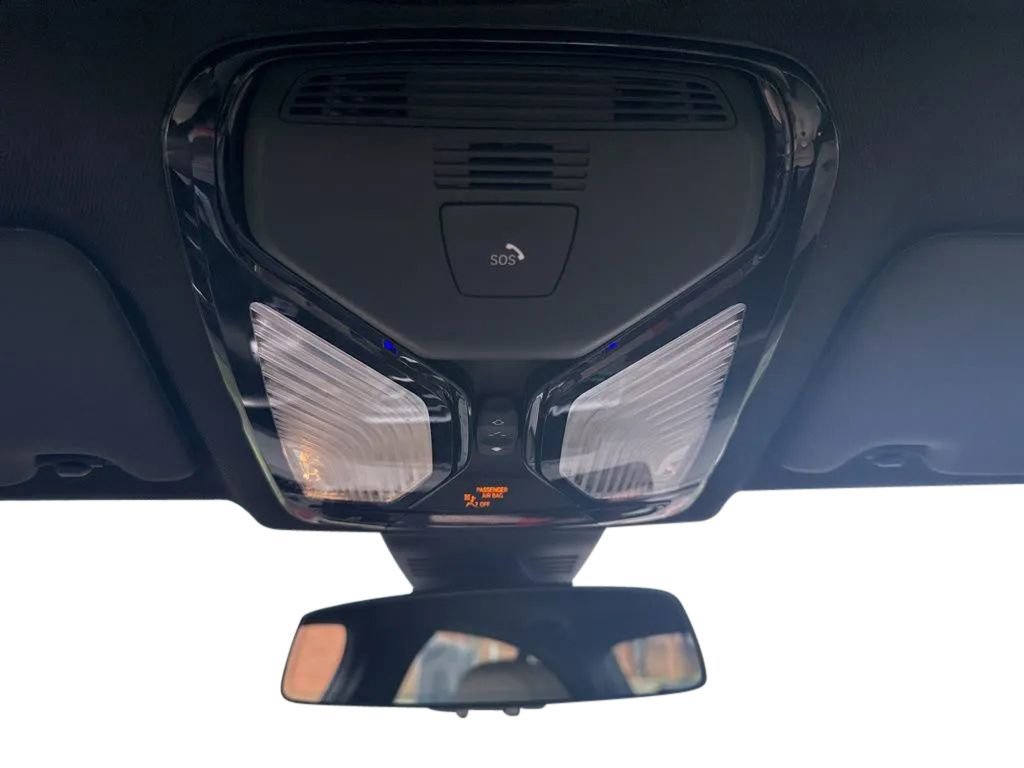 Used 2021 BMW 330i xDrive Sedan AWD/4WD image 26