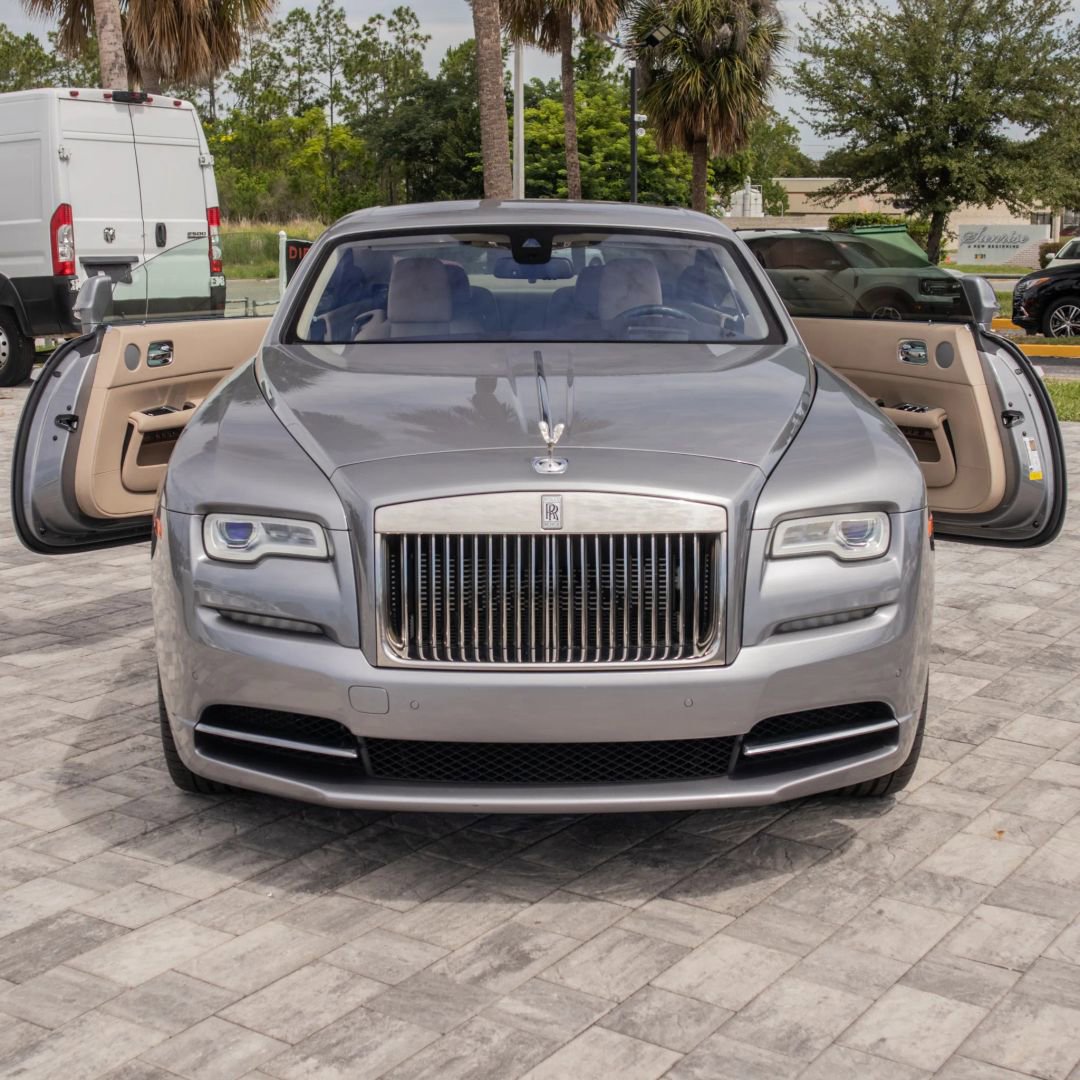 Used 2019 Rolls-Royce Wraith RWD image 4