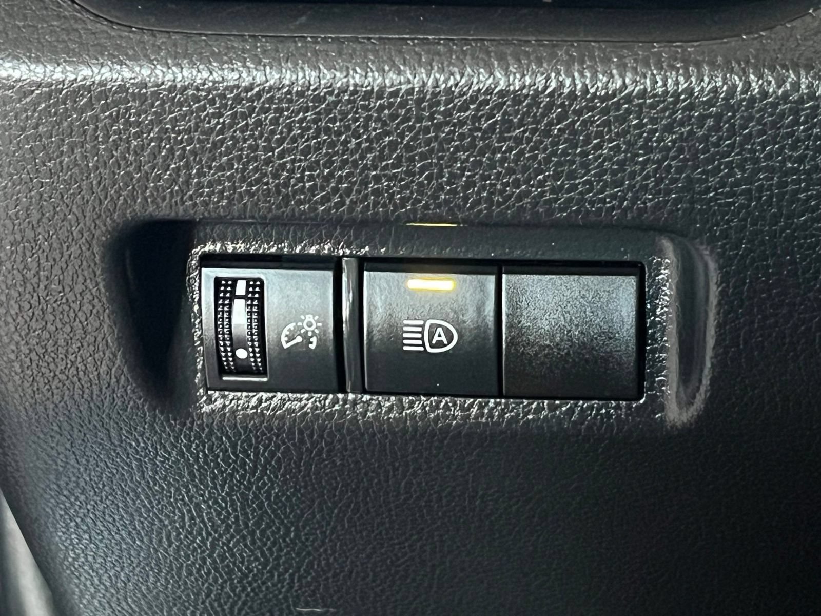 Used 2022 Toyota RAV4 SE AWD/4WD image 33