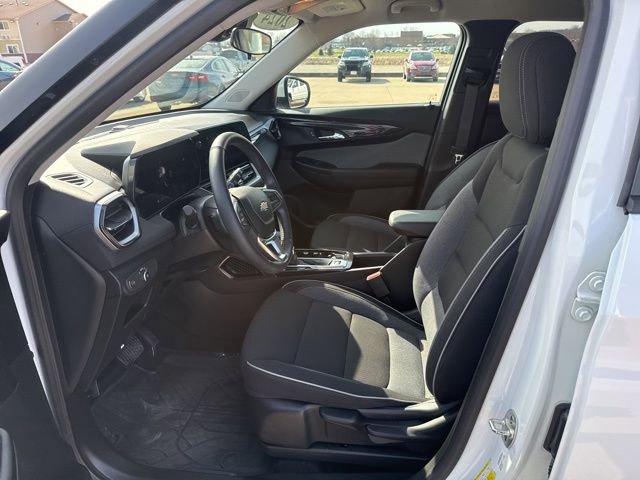 Used 2024 Chevrolet TrailBlazer LT w/ LT Cold Weather Package image 10