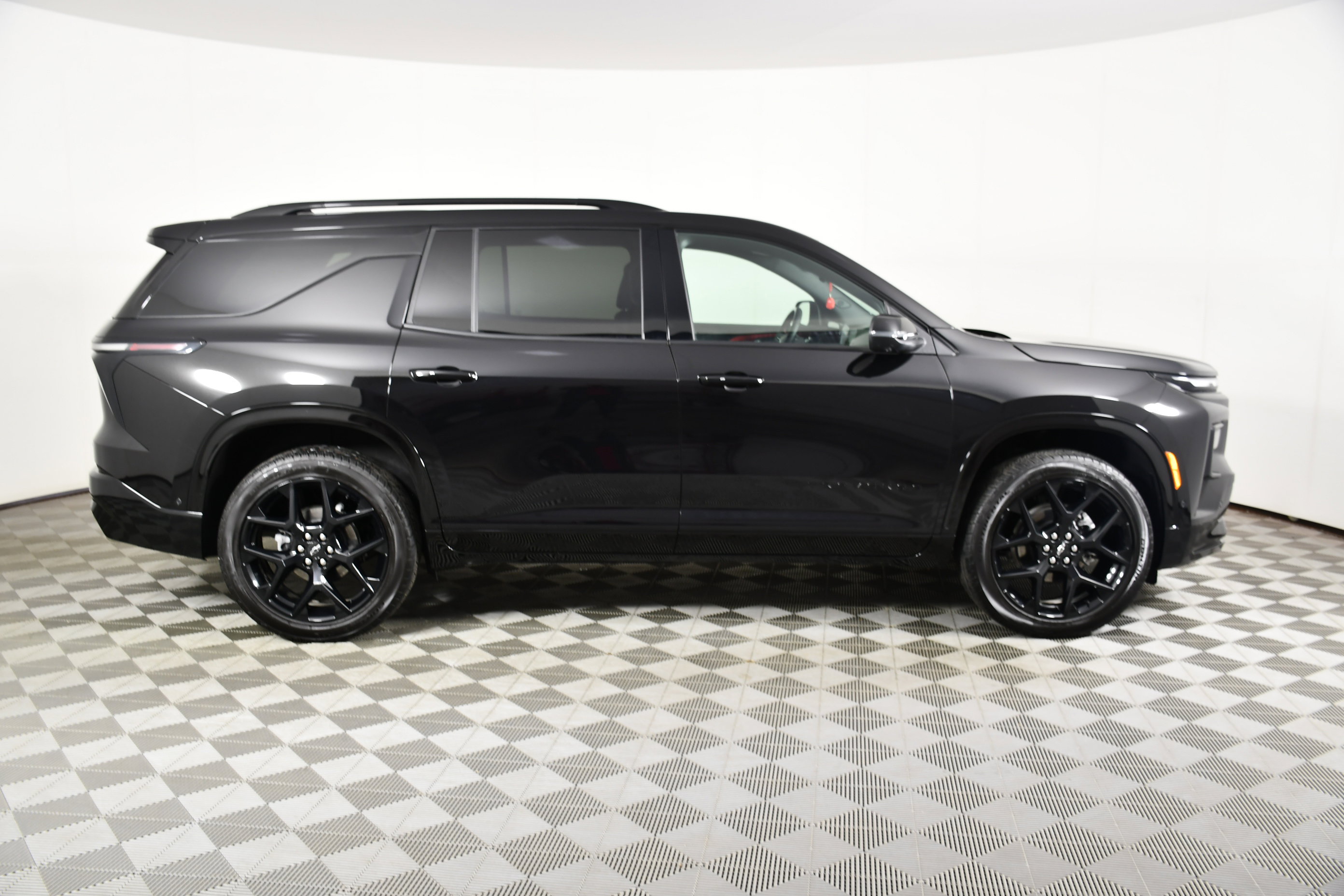 Used 2026 Chevrolet Traverse RS image 4