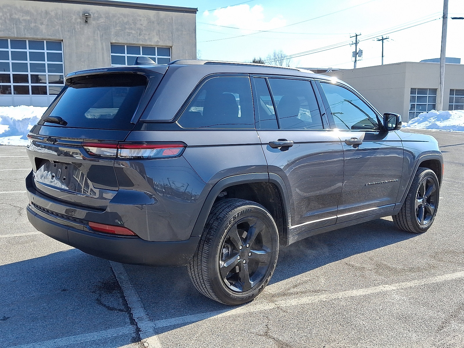 Used 2023 Jeep Grand Cherokee Altitude AWD/4WD image 7