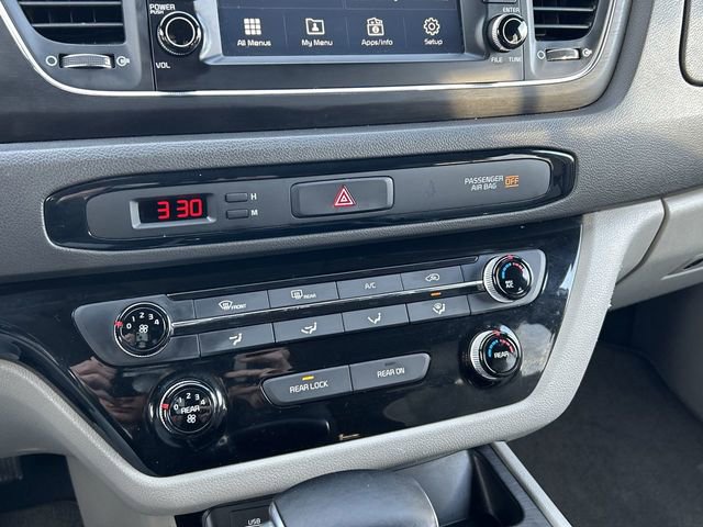 Used 2017 Kia Sedona LX w/ LX Essentials Premium Package image 21