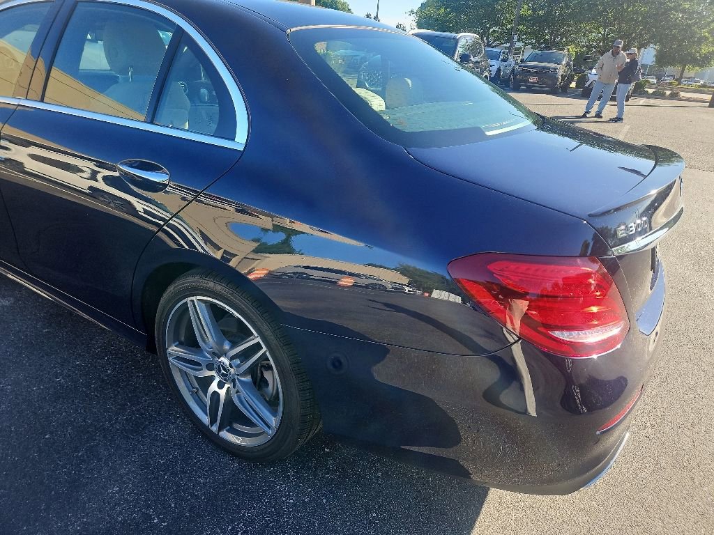 Used 2018 Mercedes-Benz E 300 4MATIC image 5