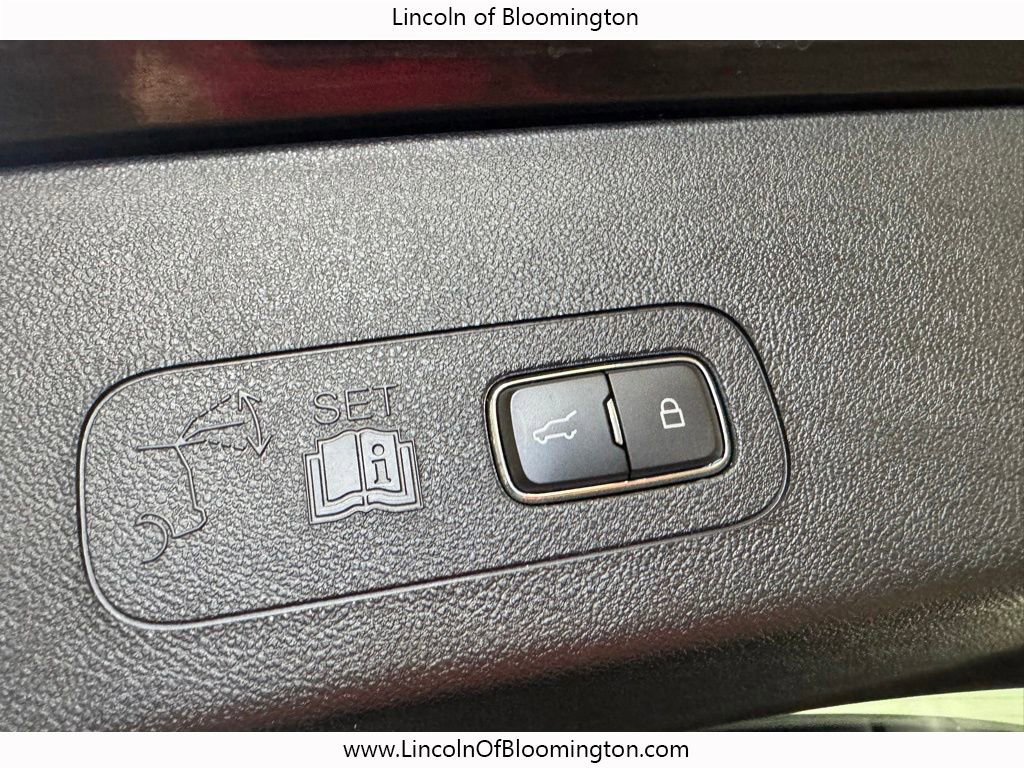 Used 2023 Lincoln Aviator Grand Touring w/ Equipment Group 301A AWD/4WD image 31