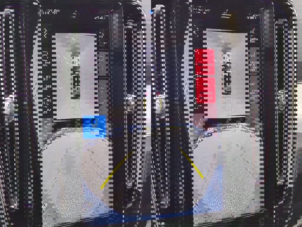 New 2026 Volvo XC40 B5 Ultra w/ Protection Package Premier image 29