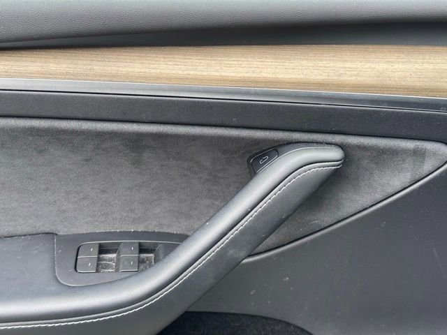 Used 2023 Tesla Model Y Long Range image 22