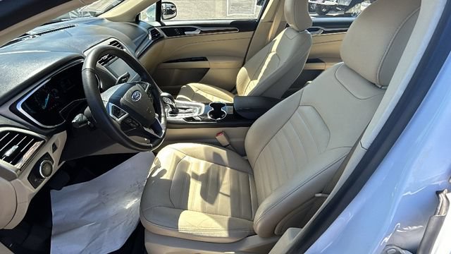 Used 2016 Ford Fusion Energi SE FWD image 17