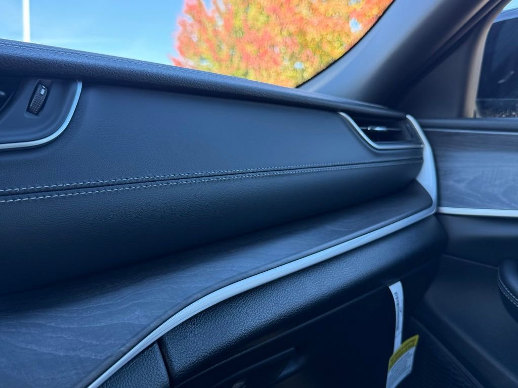 New 2025 Jeep Grand Cherokee L Limited w/ Black Appearance Package image 23