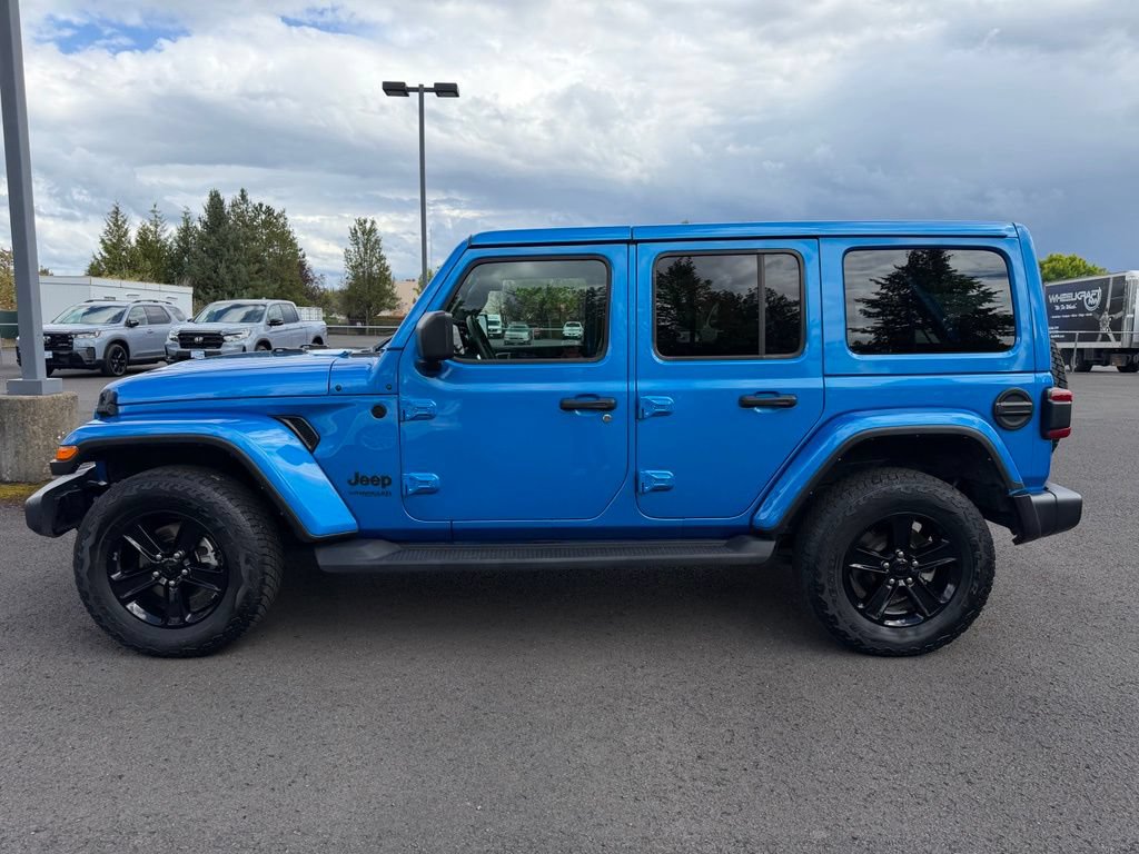 Used 2022 Jeep Wrangler Unlimited Sahara AWD/4WD image 5