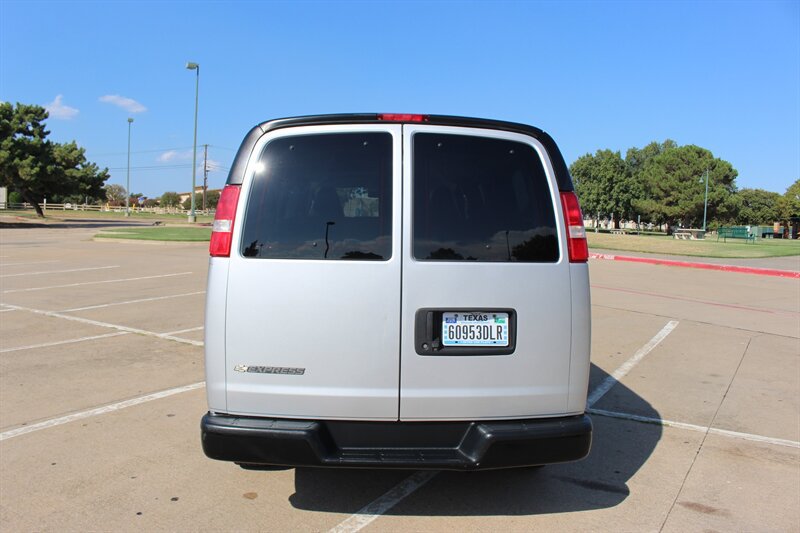 Used 2019 Chevrolet Express 2500 LS w/ Driver Convenience Package RWD image 4